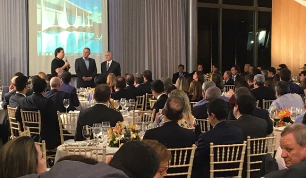 pagou-banquete-governo-aprovar-pec-gastos-publicos